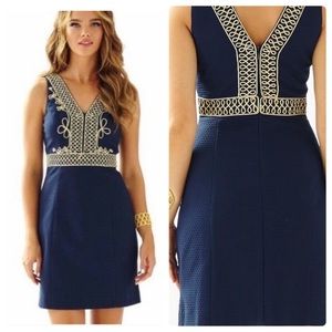Lilly Pulitzer Aveline Shift Dress Size 4 in Navy Blue with gold accents